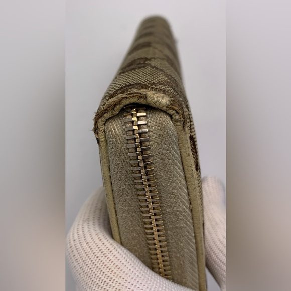 Authentic Vintage Gucci Brown GG Monogram Full zip long wallet - Picture 6 of 14